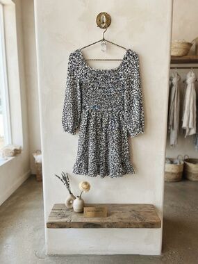 Social Academy Black White Floral Smocked Long Sleeve Ruffle Mini Dress Size 12